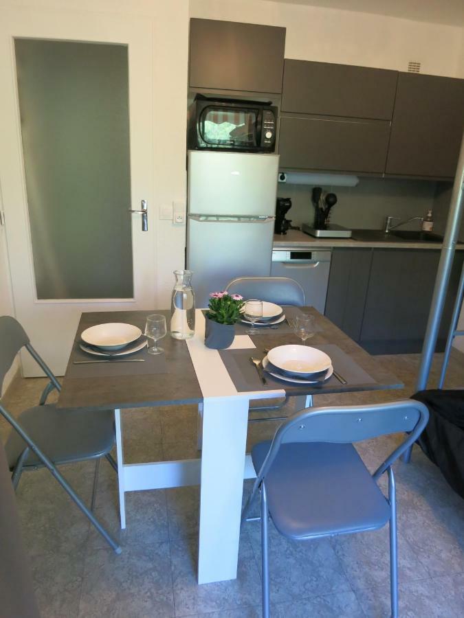 Joli studio A front de mer Saint-Raphael (Var) Exterior foto
