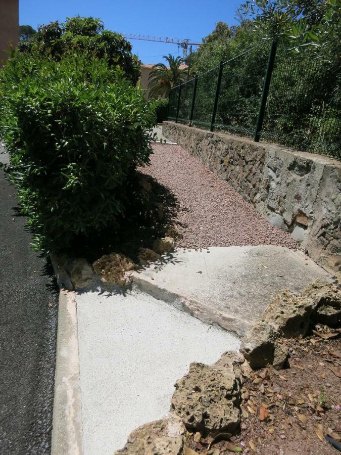 Joli studio A front de mer Saint-Raphael (Var) Exterior foto