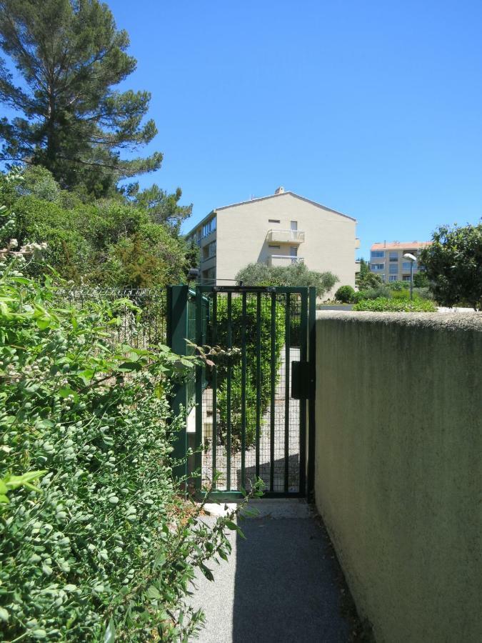 Joli studio A front de mer Saint-Raphael (Var) Exterior foto