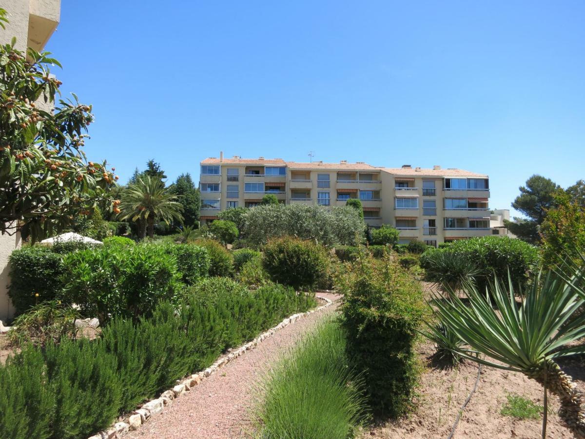 Joli studio A front de mer Saint-Raphael (Var) Exterior foto